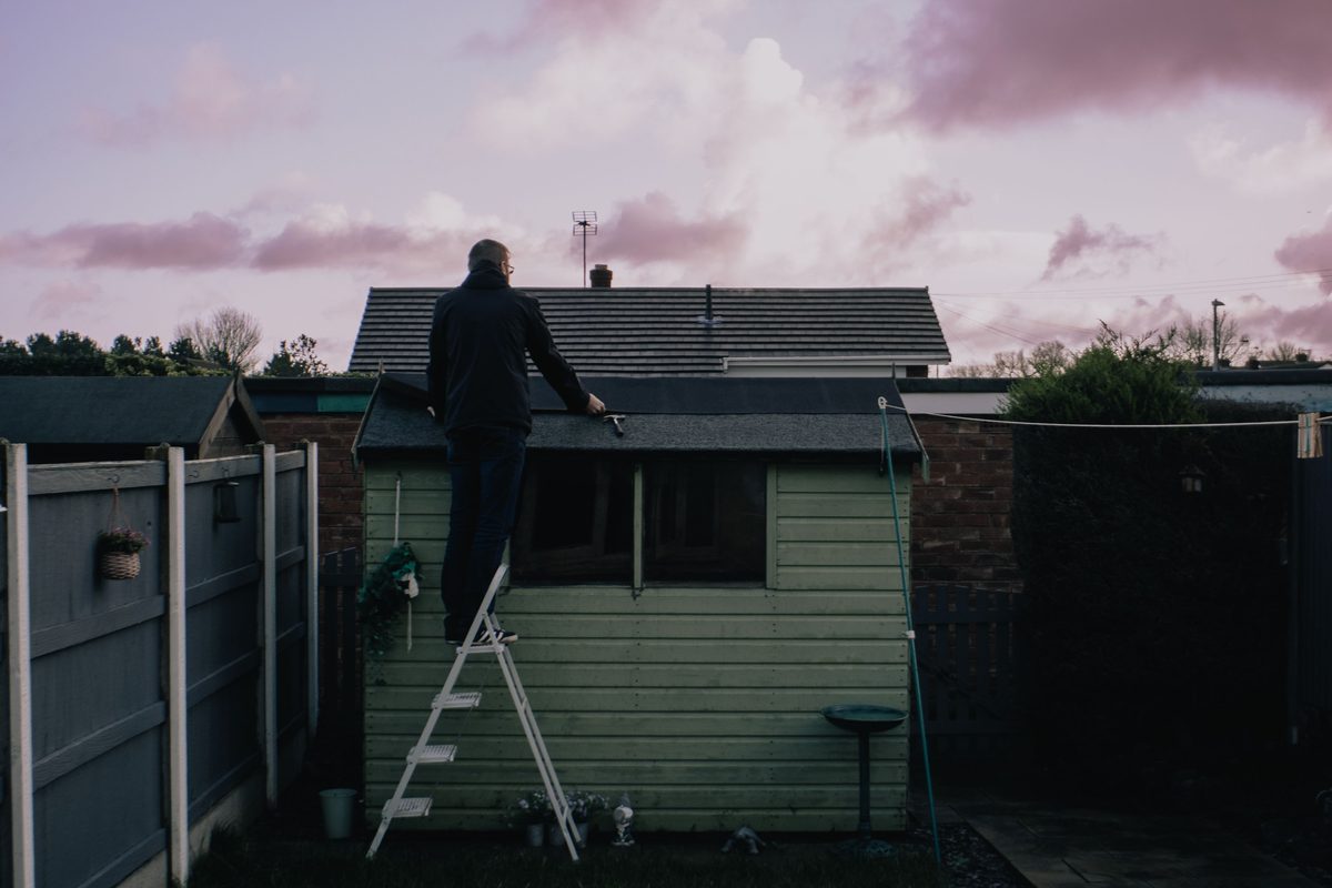 Replace leaking felt on garden shed roof